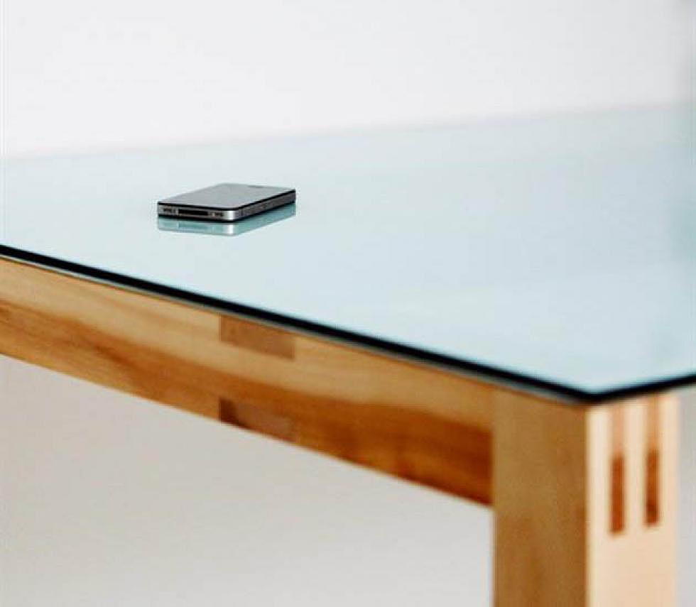 Wireless music streaming table
