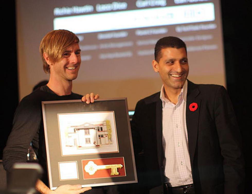 Richie Hawtin presented with the key to the city of Windsor
